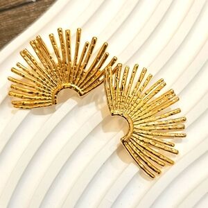 NEW Gold Plated Sunburst Earrings